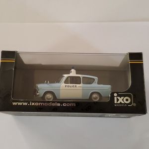 IXO 1963 Ford Anglia British Police